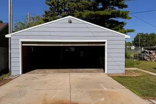 2512 S 10th St, Sheboygan, WI 53081 - Photo 16