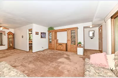 7684 S Logan Ave, Oak Creek, WI 53154 - Photo 10