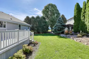 419 Majeskie Dr, Pewaukee, WI 53072 - Photo 34