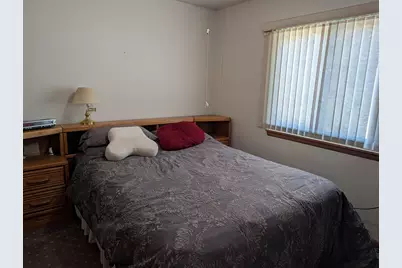 7925 W Denver Ave, Milwaukee, WI 53223 - Photo 14
