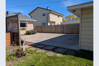 7925 W Denver Ave, Milwaukee, WI 53223 - Photo 22