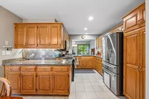 1929 Springbrook -, Waukesha, WI 53186 - Photo 4