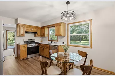 W173N7422  Joanne Dr, Menomonee Falls, WI 53051 - Photo 12