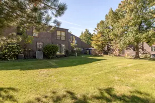 9222 N 70th St, Milwaukee, WI 53223 - Photo 38