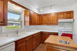 5421 Laura Ln, Greendale, WI 53129 - Photo 10