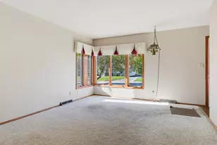 5421 Laura Ln, Greendale, WI 53129 - Photo 6