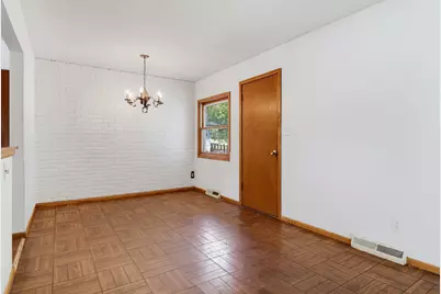 5421  Laura Ln, Greendale, WI 53129 - Photo 4