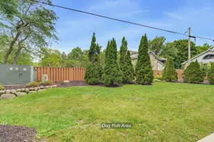 1220 E Locust St, Milwaukee, WI 53212 - Photo 32