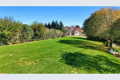 S60W24120  Red Wing Dr, Waukesha, WI 53189 - Photo 32