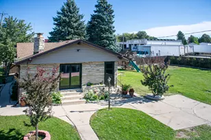 945 W Waterford Ave, Milwaukee, WI 53221 - Photo 2