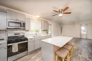 945 W Waterford Ave, Milwaukee, WI 53221 - Photo 4