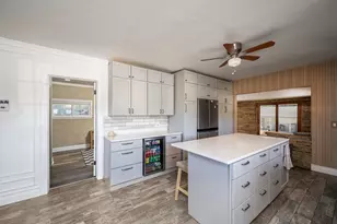 945 W Waterford Ave, Milwaukee, WI 53221 - Photo 6