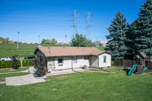 945 W Waterford Ave, Milwaukee, WI 53221 - Photo 30