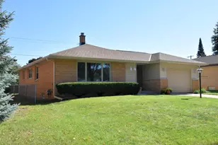 2710 S 72nd St, West Allis, WI 53219 - Photo 2