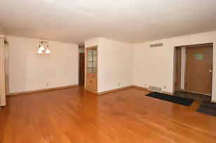 2710 S 72nd St, West Allis, WI 53219 - Photo 6