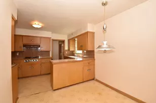 2710 S 72nd St, West Allis, WI 53219 - Photo 16