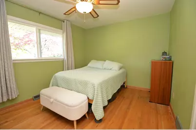 404  Willow Ln, South Milwaukee, WI 53172 - Photo 8