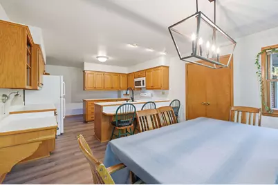 409  Parkway Dr, South Milwaukee, WI 53172 - Photo 10