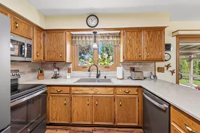 7209  Whippoorwill Ct, Racine, WI 53185 - Photo 8