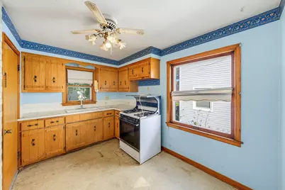 8400 W Auer Ave, Milwaukee, WI 53222 - Photo 4