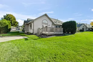 N161W18939 Oakland Dr, Jackson, WI 53037 - Photo 4