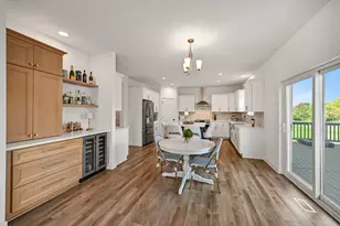 8460 S Nighthawk Trail, Oak Creek, WI 53154 - Photo 12