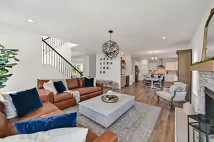 8460 S Nighthawk Trail, Oak Creek, WI 53154 - Photo 10