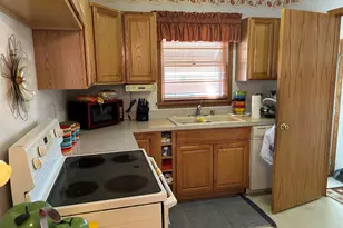827 Coronada Dr, Racine, WI 53402 - Photo 4