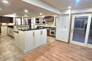 W344S3381 Moraine Hills Dr, Ottawa, WI 53118 - Photo 6