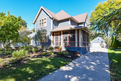 8106  Chestnut St, Wauwatosa, WI 53213 - Photo 2