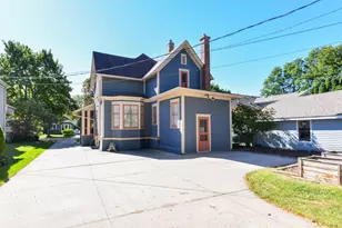 8106 Chestnut St, Wauwatosa, WI 53213 - Photo 36