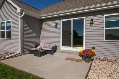 1451  Whalen Dr, Oconomowoc, WI 53066 - Photo 6