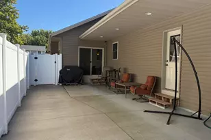 934 Amy Dr, Holmen, WI 54636 - Photo 38