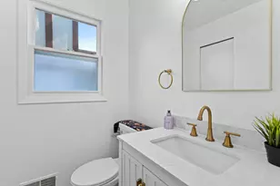5325 Somerset Ln, Greenfield, WI 53221 - Photo 16
