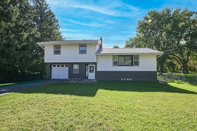 S77W25205  National Ave, Vernon, WI 53189 - Photo 2