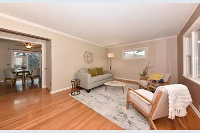 8026 W Sunbury Ct, Milwaukee, WI 53219 - Photo 8