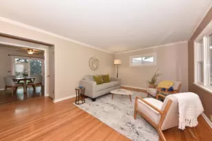 8026 W Sunbury Ct, Milwaukee, WI 53219 - Photo 8