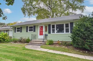 8026 W Sunbury Ct, Milwaukee, WI 53219 - Photo 4