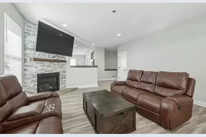 9120  Prairie Crossing Dr, Racine, WI 53126 - Photo 12