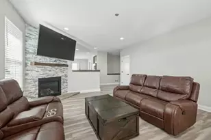 9120 Prairie Crossing Dr, Racine, WI 53126 - Photo 12