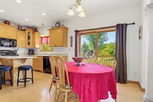 527 Winchester Pass, Richfield, WI 53017 - Photo 10