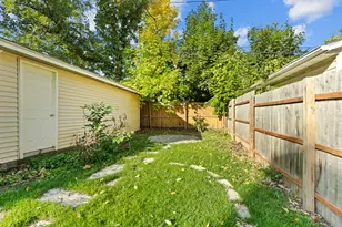 1431 S 85th St, West Allis, WI 53214 - Photo 14