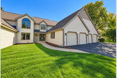 3970  St Andrew Ct #B, Brookfield, WI 53045 - Photo 2