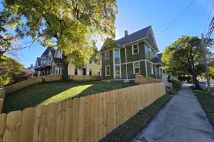 107 W Brown St, Milwaukee, WI 53212 - Photo 2