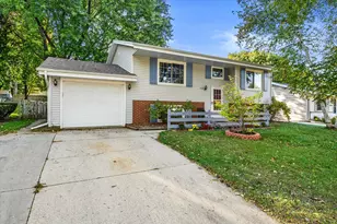 622 Clearview Dr, West Bend, WI 53090 - Photo 22