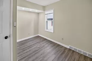1201 S 75th St, West Allis, WI 53214 - Photo 10