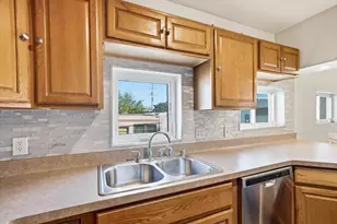 12418 W Fairmont Ave, Butler, WI 53007 - Photo 12