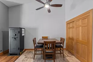 W240N2566 E Parkway Meadow Circle, Pewaukee, WI 53072 - Photo 10