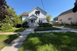 719 S 22nd St, Manitowoc, WI 54220 - Photo 2