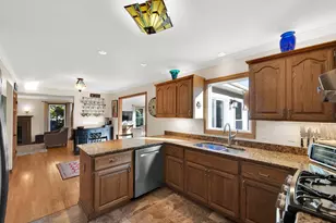 2215 W Mangold Ave, Milwaukee, WI 53221 - Photo 16